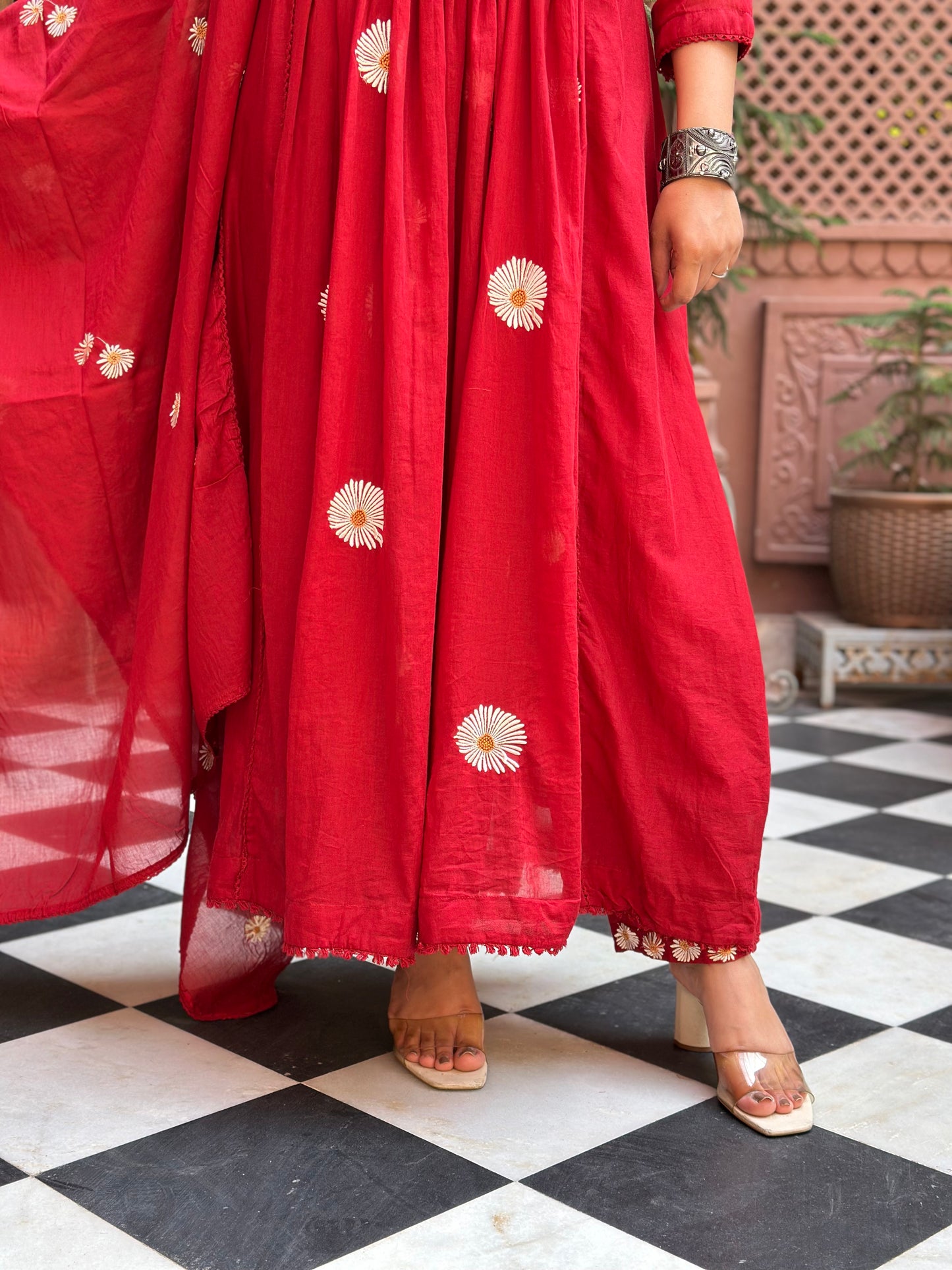 Women Embroidered Pure Cotton Kurta Set (RR1002-Red)