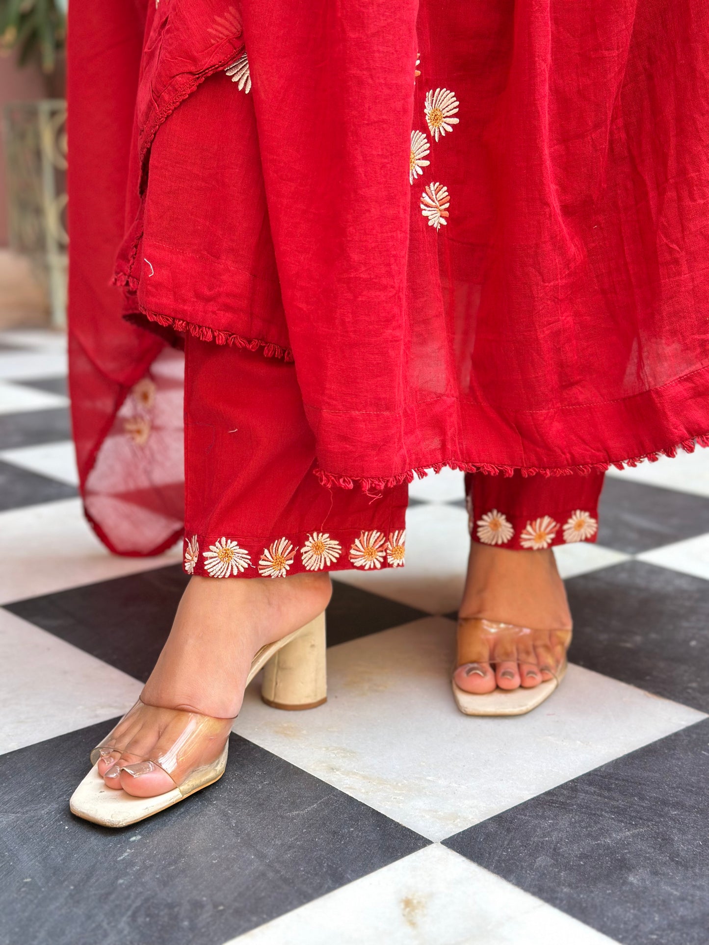 Women Embroidered Pure Cotton Kurta Set (RR1002-Red)