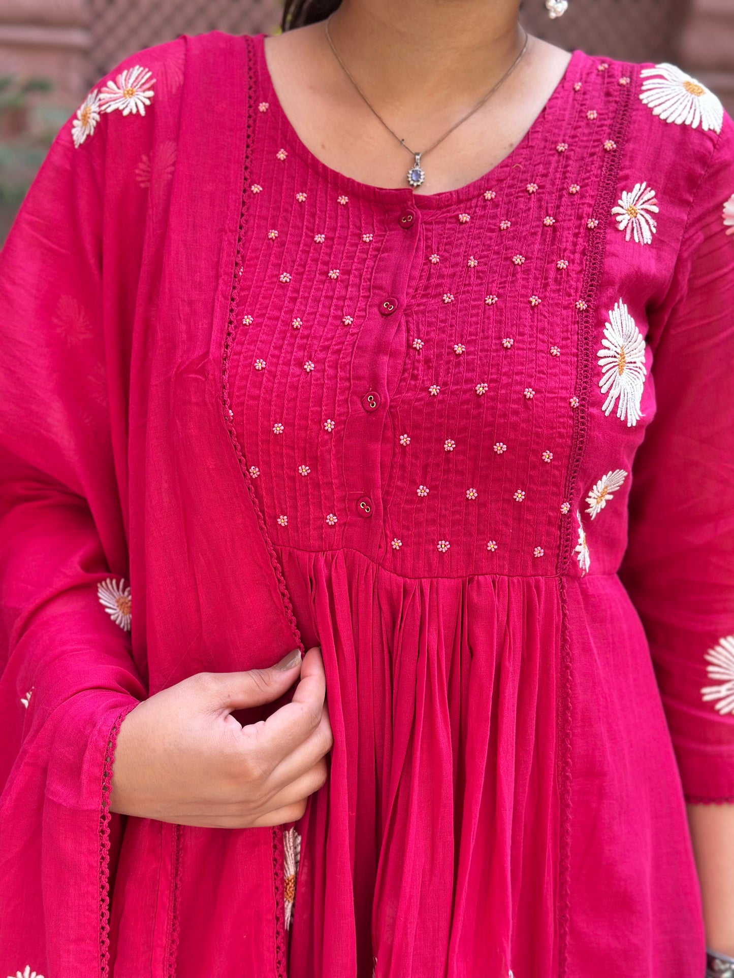 Women Embroidered Pure Cotton Kurta Set (RR1007-Pink)