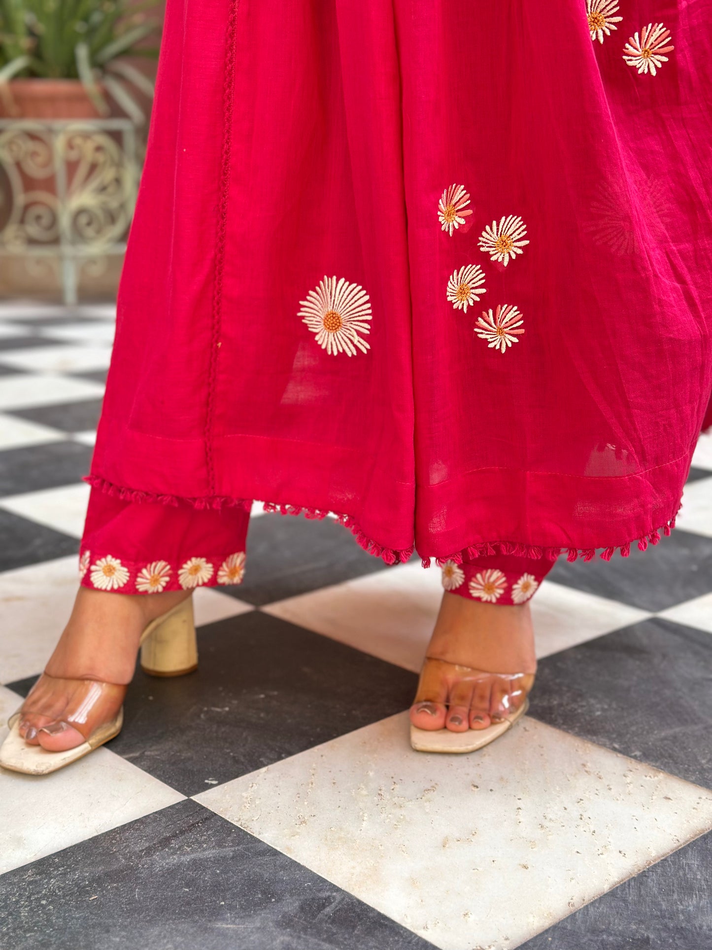 Women Embroidered Pure Cotton Kurta Set (RR1007-Pink)